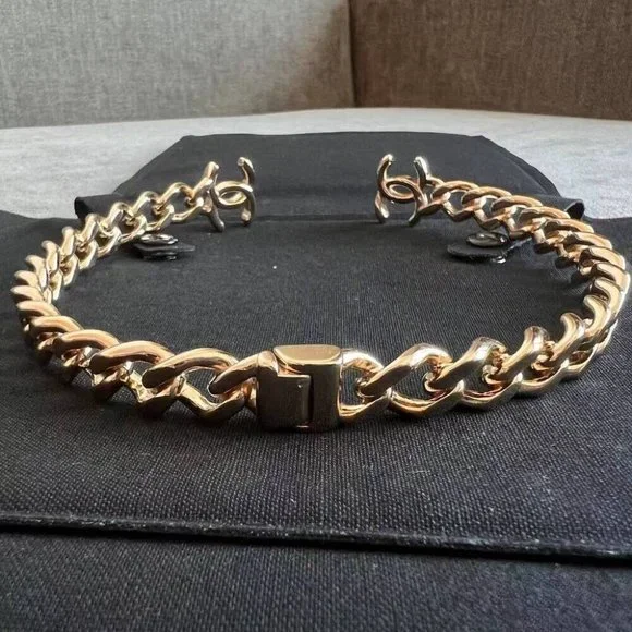 SOLD     Chanel 22C Gold CC Choker Necklace MEDIUM - Picture 6 of 11